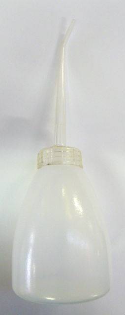 Burette plastique huile 100 ML