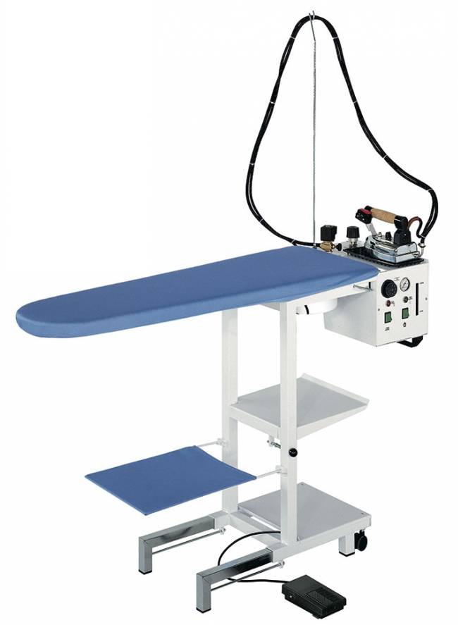 Table a repasser professionnelle COMELUX C5 (aspirante et chauffante)