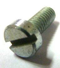 Vis pied presseur ADLER 367 / 467 / 667 / 767 / 867 réf 9203 003662