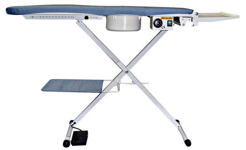 Table à repasser aspirante, chauffante et pliante COMEL type COMELFLEX